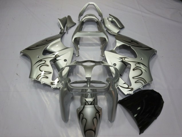2000-2002 Kawasaki ZX6R Motorcycle Fairings - Silver Black Flame UK Manufacturers