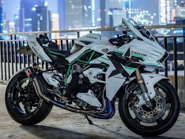 2015-2022 Kawasaki Ninja H2 Motorcycle Fairings - White with Green Lines UK Manufacturers