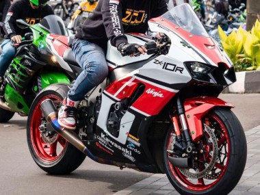 2021-2025 Kawasaki ZX10R Motorcycle Fairings - White Red Black UK Manufacturers