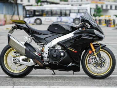 2021-2024 Aprilia RSV4 1100 Motorcycle Fairings - Black UK Manufacturers